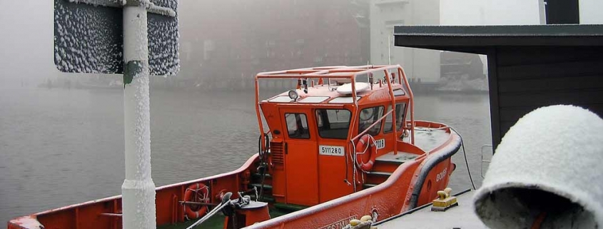 red winter boat
